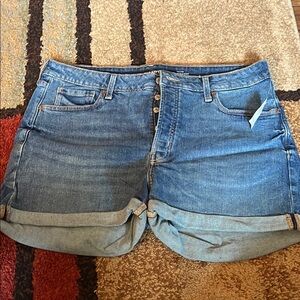 NWT Classic Blue Rolled Cuff Denim Shorts